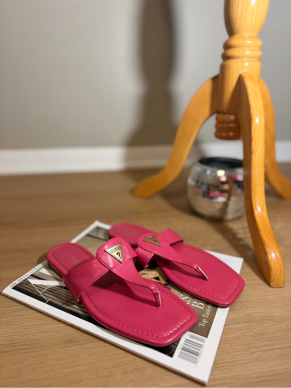 GUESS Hot Pink Women's Square-Toe Thong Sandals with Gold Logo 💕